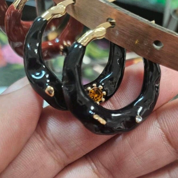 Boho-chic black enamel drip earrings; nwot - Picture 3 of 8